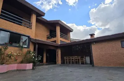 Casa com 4 quartos e quintal garamado no jardim dos pinheiros em atibaia sp