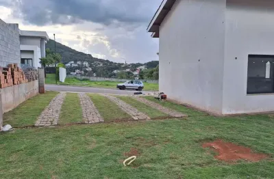 Casa inacabada à venda no condomínio passaredo em atibaia!