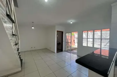 Sobrado à venda com 3 quartos sendo uma suíte em excelente localização