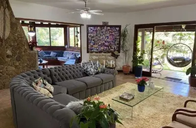 Sobrado à venda em um dos condomínios mais arborizados de atibaia, 4 suítes