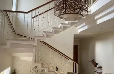 Casa de alto padrão em condomínio na cidade - r$ 1.900.000,00
