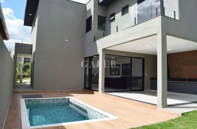 Sobrado à venda com 3 suítes, 198m² construído, em condomínio