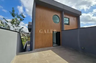 Venha se encantar com esse lindo sobrado em excelente localização!!