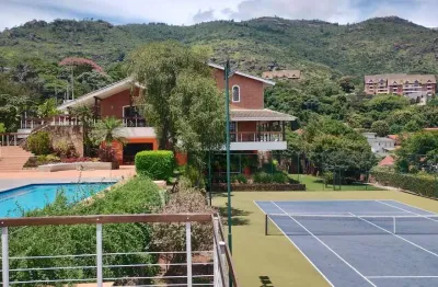 Casa de luxo em condomínio à venda em atibaia-sp - 7 suítes, 5 salas, 4 vagas, 2.542m² no jardim flamboyant b