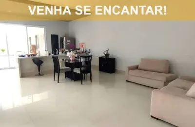 Sobrado à venda com 3 suítes amplas, piscina, quintal e muito mais...
