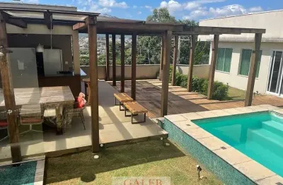 Um showww de vista, sobrado à venda com 3 suítes (closet amplo), piscina