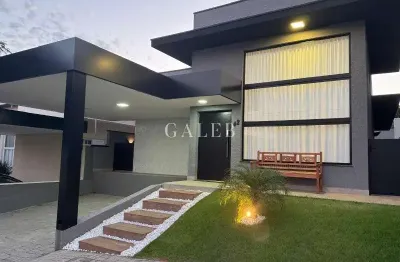 Casa térrea em condomínio fechado à venda, 3 quartos sendo todos suítes, piscina