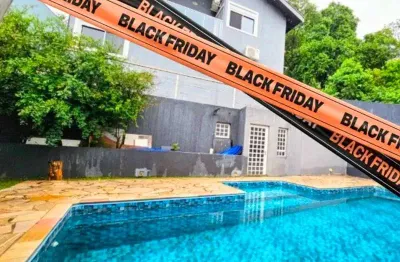 Sobrado diferenciado e muito bonito à venda, 4 quartos (sendo 2 suítes), piscina, terreno de 470m²