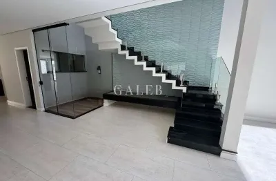 Casa à venda em bairro nobre de atibaia - conforto e elegância!