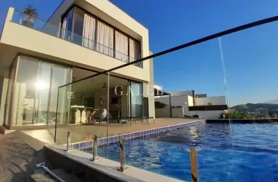 Casa de luxo em Condomínio Serra da Estrela: 4 suítes com vista panorâmica . Venda ou locação em Atibaia-SP.