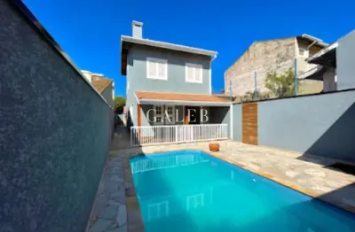 Sobrado à venda com piscina, super bem localizado, terreno de 360m²