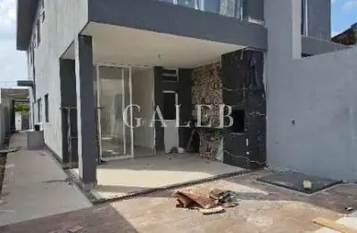 Sobrado à venda com 3 suítes, piscina e 186m² de área construída