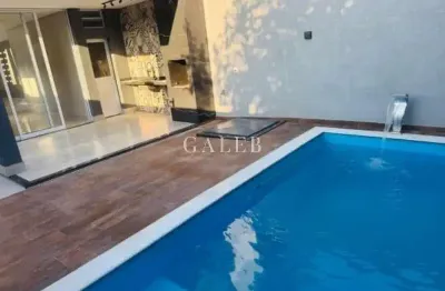 Sobrado à venda com 3 suítes, piscina e 186m² de área construída