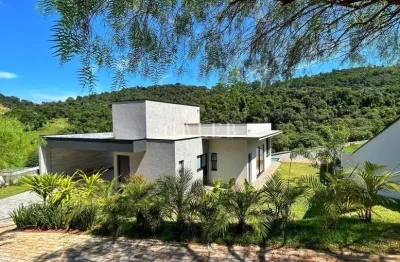 Casa de luxo em condomínio: 3 quartos, 3 suítes, 2 salas, 5 banheiros, 4 vagas de garagem, 220m² em atibaia-sp no condomínio quintas da boa vista.