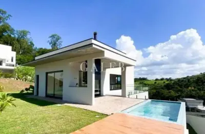 Casa de luxo em condomínio: 3 quartos, 3 suítes, 2 salas, 5 banheiros, 4 vagas de garagem, 220m² em Atibaia-SP no Condomínio Quintas da Boa Vista.