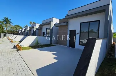 Casas térreas individuais à venda em condomínio com 3 quartos