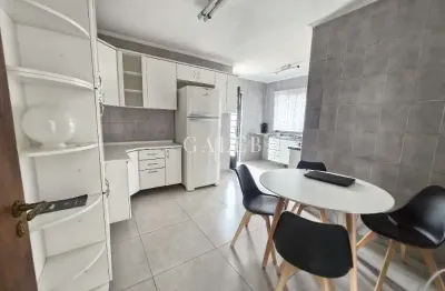 Casa ampla 4 quartos em bairro nobre (2 matrículas)