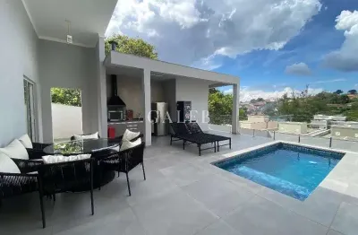 3 quartos, suíte com closet, piscina, vista para pedra grande, 5 vagas de garagem