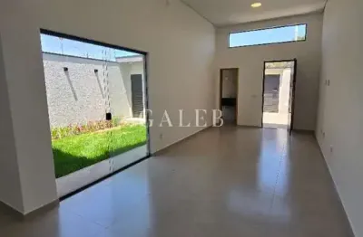 Casa térrea, 3 quartos, 2 vagas de garagem, próxima de comércios