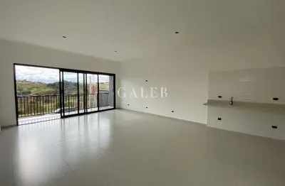 Casa em bairro planejado e próximo de comércios, 3 quartos, 4 vagas de garagem