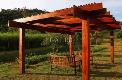 Terreno à venda com 748,14m² em condomínio,  dentro da cidade