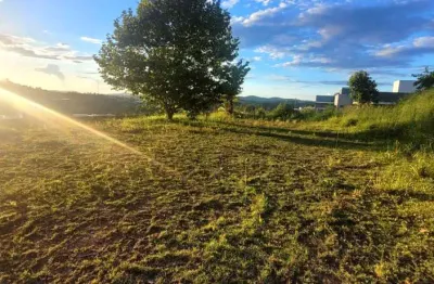 Oportunidade de terreno plano com 785m² em condomínio fechado!