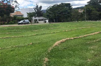 Excelente terreno totalmente plano com 1.300m² e vista exuberante dentro de condomínio porto!!