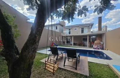 Imponente residência de 3 quartos com suíte e 4 vagas de garagem no jardim dos pinheiros, atibaia-sp - 253m².