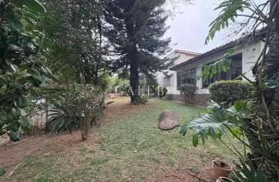 Espetacular casa à venda em atibaia-sp, vila santista: 5 quartos, 2 suítes, 2 salas, 5 banheiros, 6 vagas e 370m².