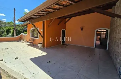 5 vagas de garagem, 3 quartos, área gourmet,  terraço casa totalmente térrea