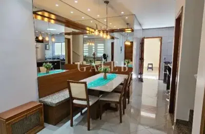 Sobrado à venda semi mobiliado, 3 quartos (1 suíte), em condomínio