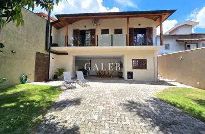 CASA EM BAIRRO NOBRE, 3 QUARTOS SENDO 1 SUÍTE COM CLOSET,  6 VAGAS, TÉRREA, 340m2