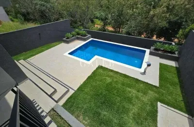 Casa nova, alto padrão,  3 suítes sendo 1 closet, 3 vagas, térrea,  piscina