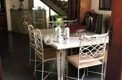 Excelente oportunidade: casa ampla com 4 quartos no jardim primavera, volta redonda, rj