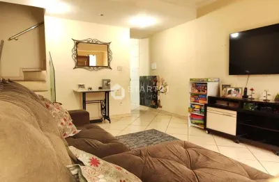 Linda casa a venda com 4 quartos, sendo duas suítes e uma suíte master, vaga de garagem e área gour