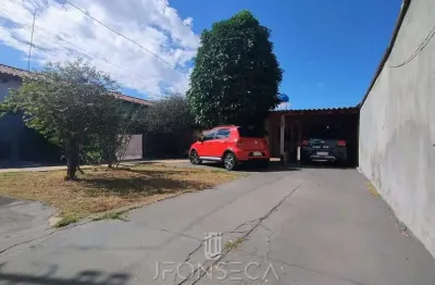 Casa com 4 quartos à venda na Rua Valdomiro Iacino, 157, Setor Centro Oeste, Goiânia