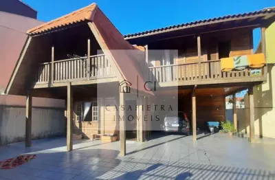 Sobrado Rústico em Madeira nobre Itaúba Pineville 3 quartos 228m2 com edícula