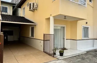 Casa em condomínio fechado com 3 quartos à venda no Ipitanga, Lauro de Freitas 