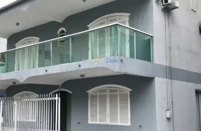 Casa com 5 quartos para alugar na Rua 800, Centro, Balneário Camboriú
