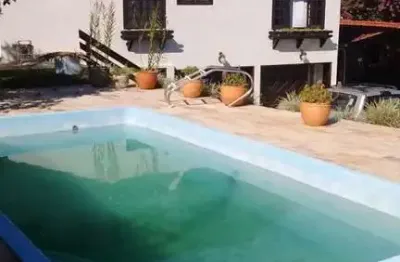 Casa com 4 quartos à venda na rua josé do patrocínio, 562, saguaçu, joinville por r$ 1.200.000