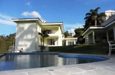 Casa em condomínio fechado com 5 quartos à venda na rua lúcio costa, 385, jardim indaiá, embu das artes por r$ 2.500.000