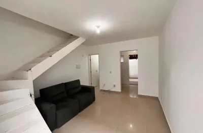 Casa em condomínio fechado com 2 quartos à venda na rua francisco lopes frade, 115, água espraiada (caucaia do alto), cotia por r$ 220.000