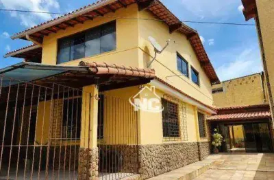 Duas belas casas terreno de 360mts, total 5 quartos, 5 banheiros + piscina