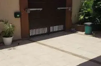 Casa com 3 quartos à venda, 180 m² por r$ 880.000 - itaipu - niterói/rj