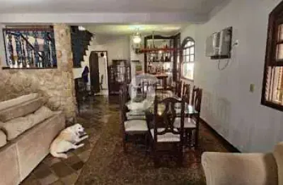 Casa com 4 quartos à venda, 398 m² por r$ 2.000.000 - praia de piratininga - niterói/rj