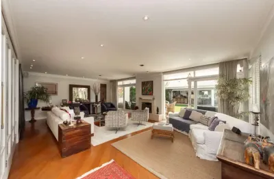 Sobrado para venda em jardim hípico com 5 quartos, sendo 3 suítes, 515m²
