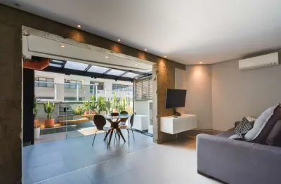 Duplex para venda em pinheiros com 2 quartos, sendo 2 suítes, 112m²