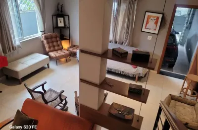 Casa para venda em Vila Pompéia com 3 quartos, sendo 1 suíte , 180m²