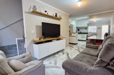 Casa em condomínio para venda com 2 quartos, sendo 2 suítes , 99m²