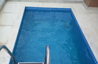 Alugo excelente cobertura duplex com piscina privativa e 04 suítes